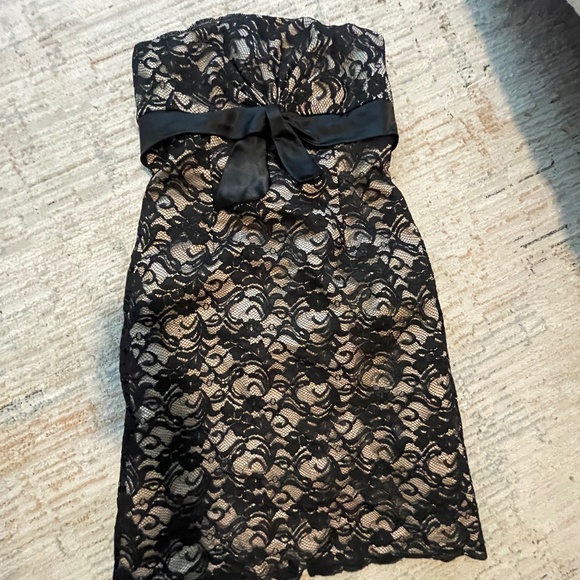 Black lace dress - Picture 1 of 1